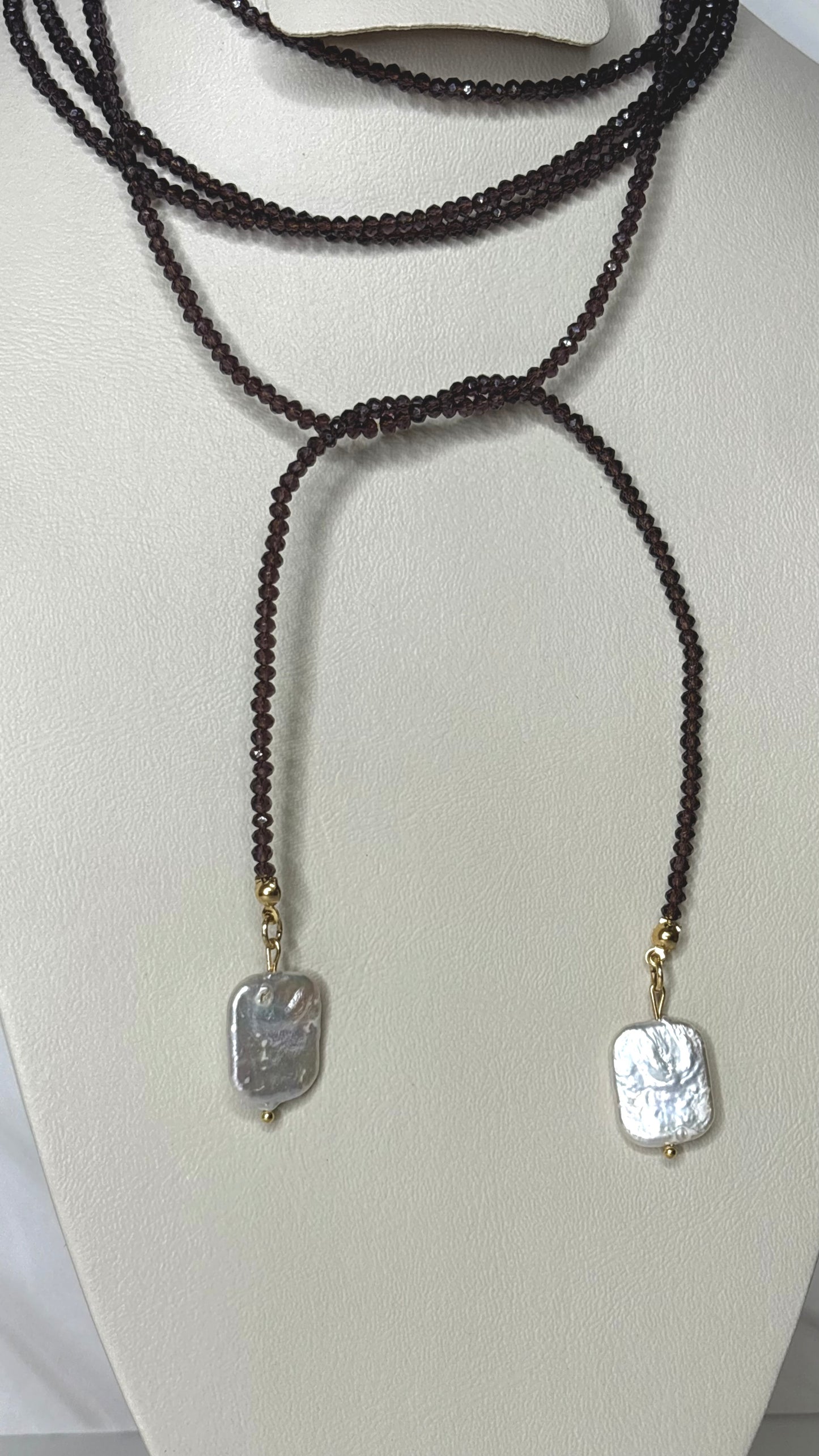 Collar 31 cristales morado/café (Corbartín moldeable)