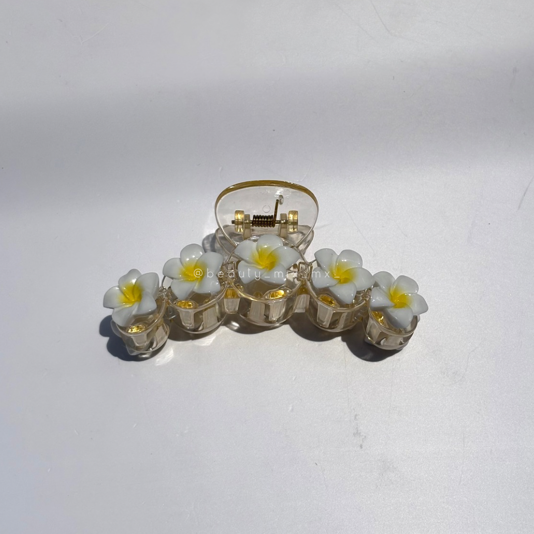 Pinza Flores Blancas