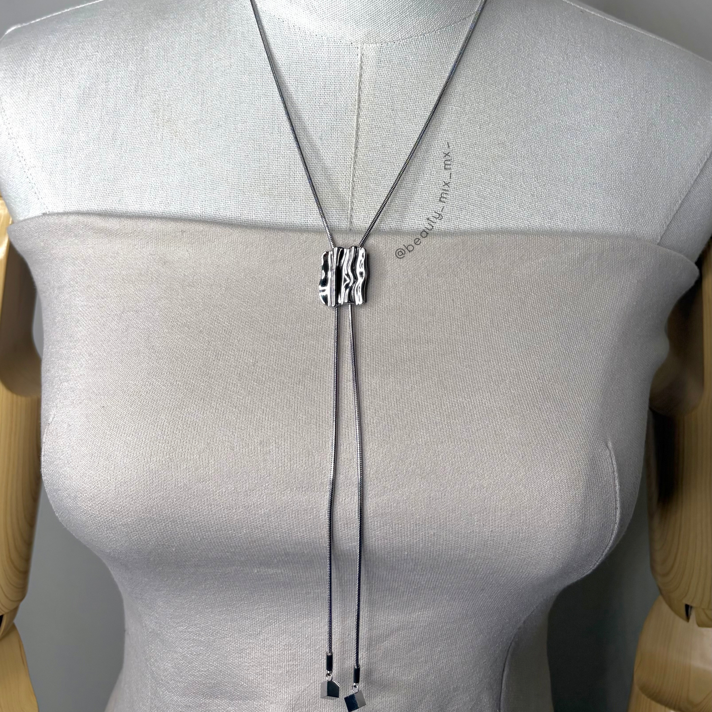 Collar 49 Plateado