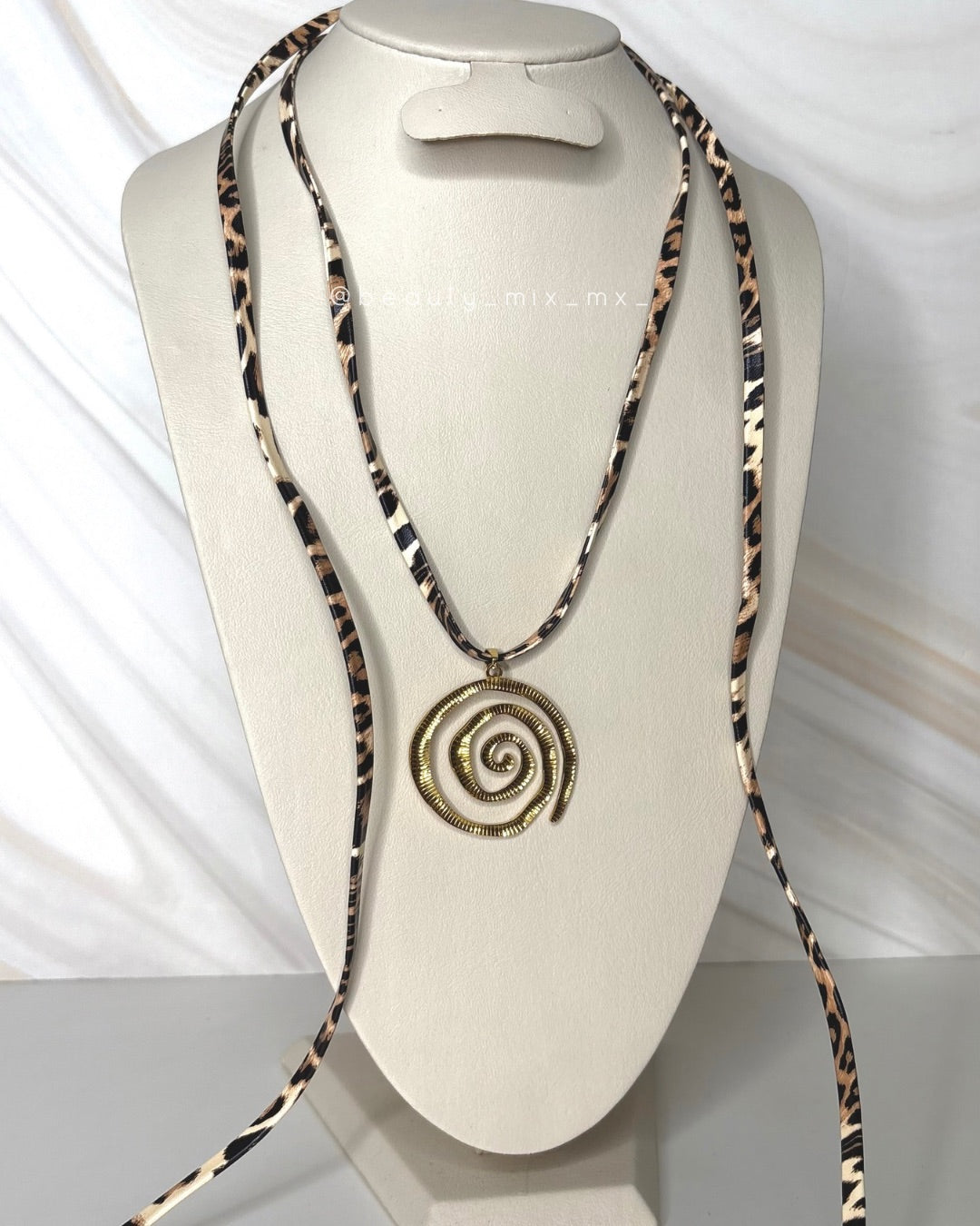 Collar 29 animal print