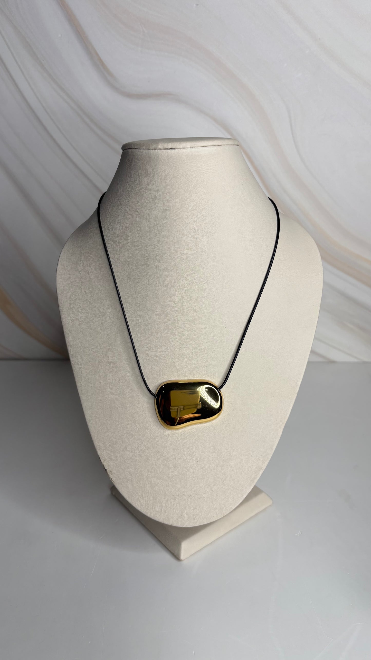 Collar 64 Dije Dorado