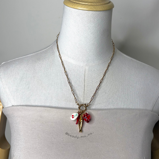 Collar 48 Dorado con Dijes