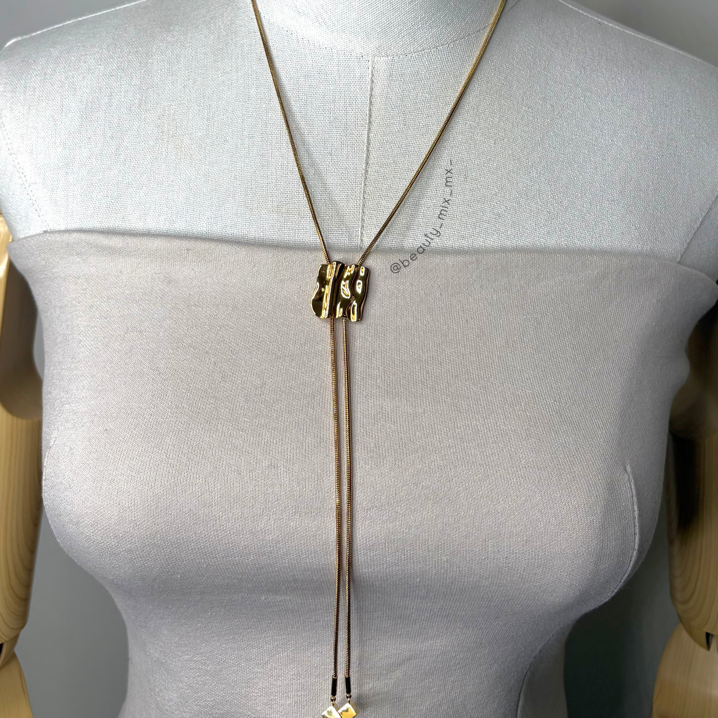 Collar 49 Dorado