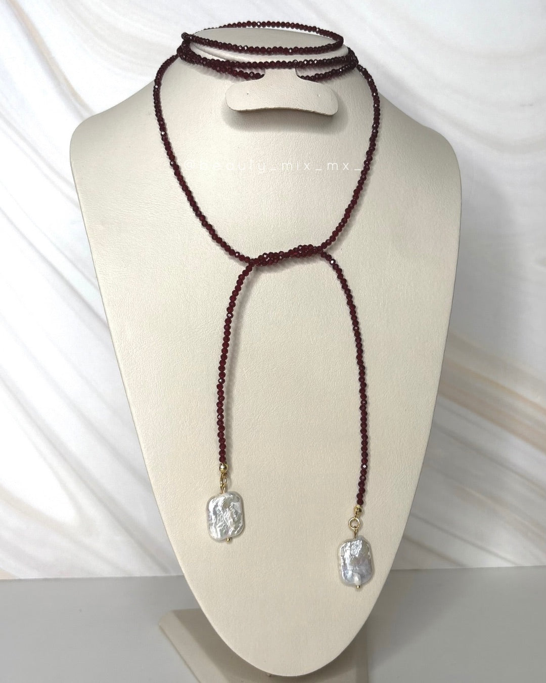 Collar 31 cristales tinto (Corbartín moldeable)