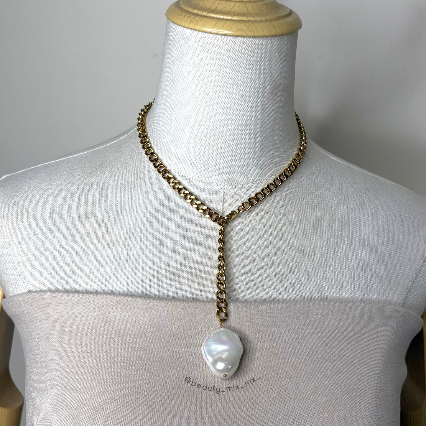Collar 61 Dorado