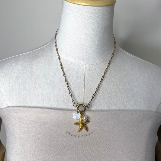 Collar 59 Dorado con Dijes