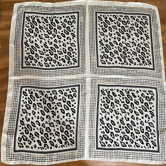 Pañoleta estampada (Grande)