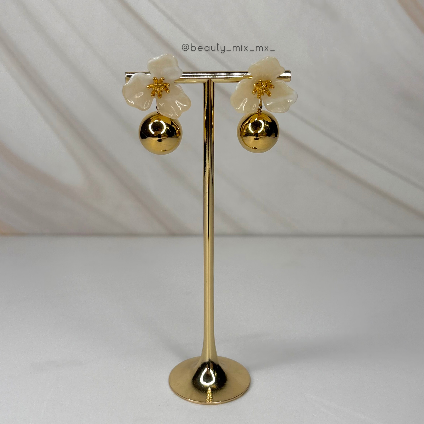 Aretes 64 Dorado con Flor