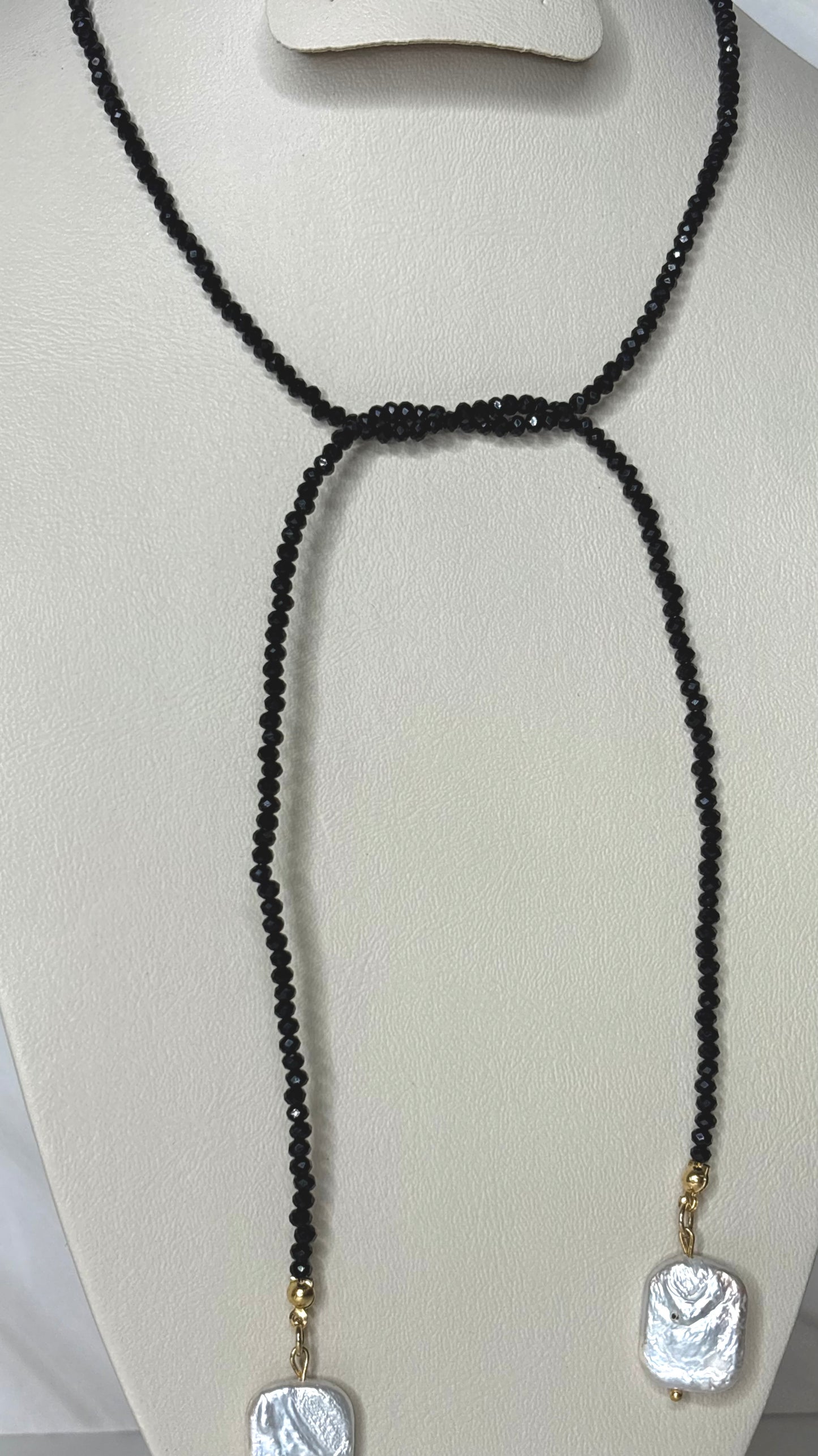 Collar 31 cristales negro (Corbartín moldeable)