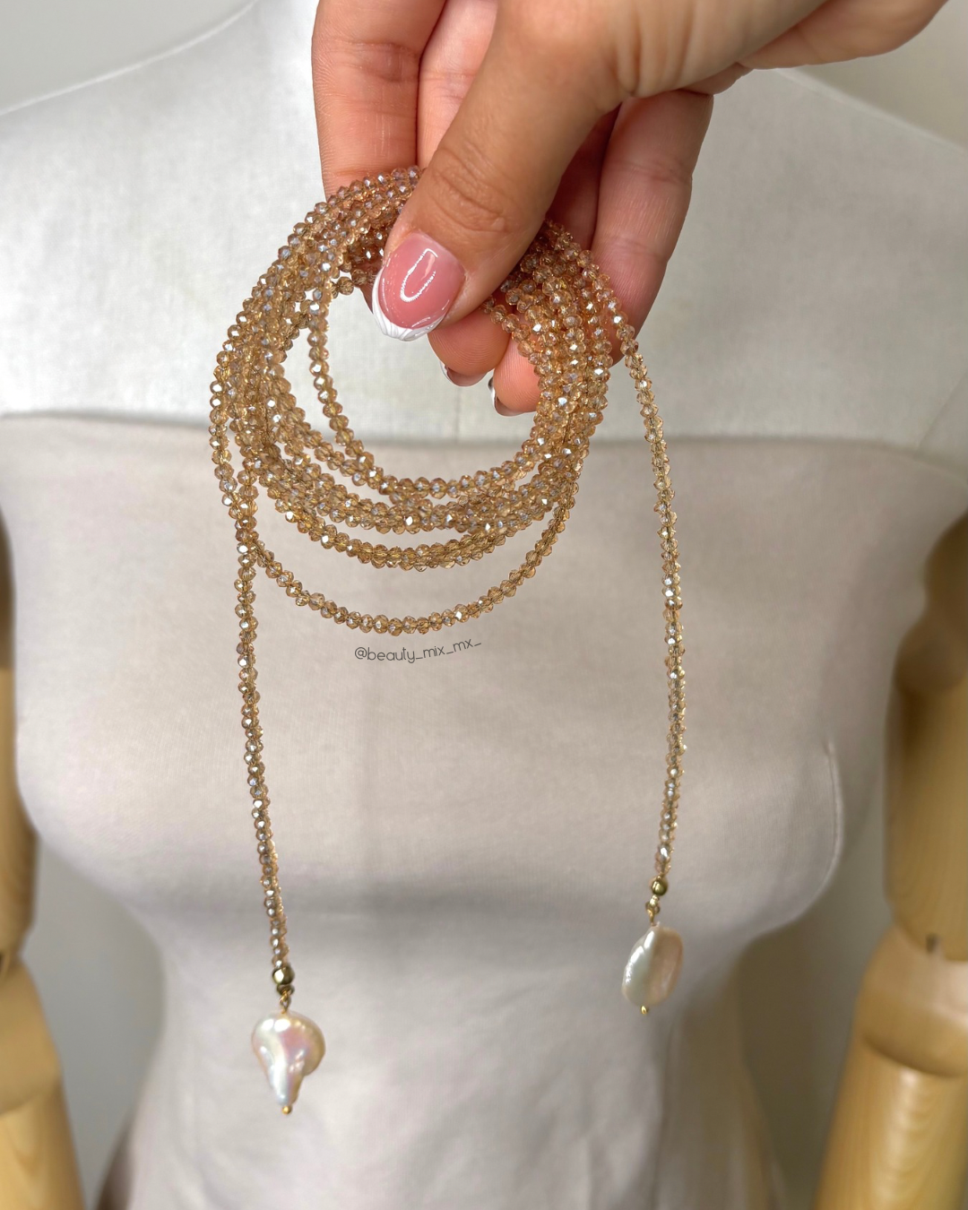 Collar 31 Cristales Champange