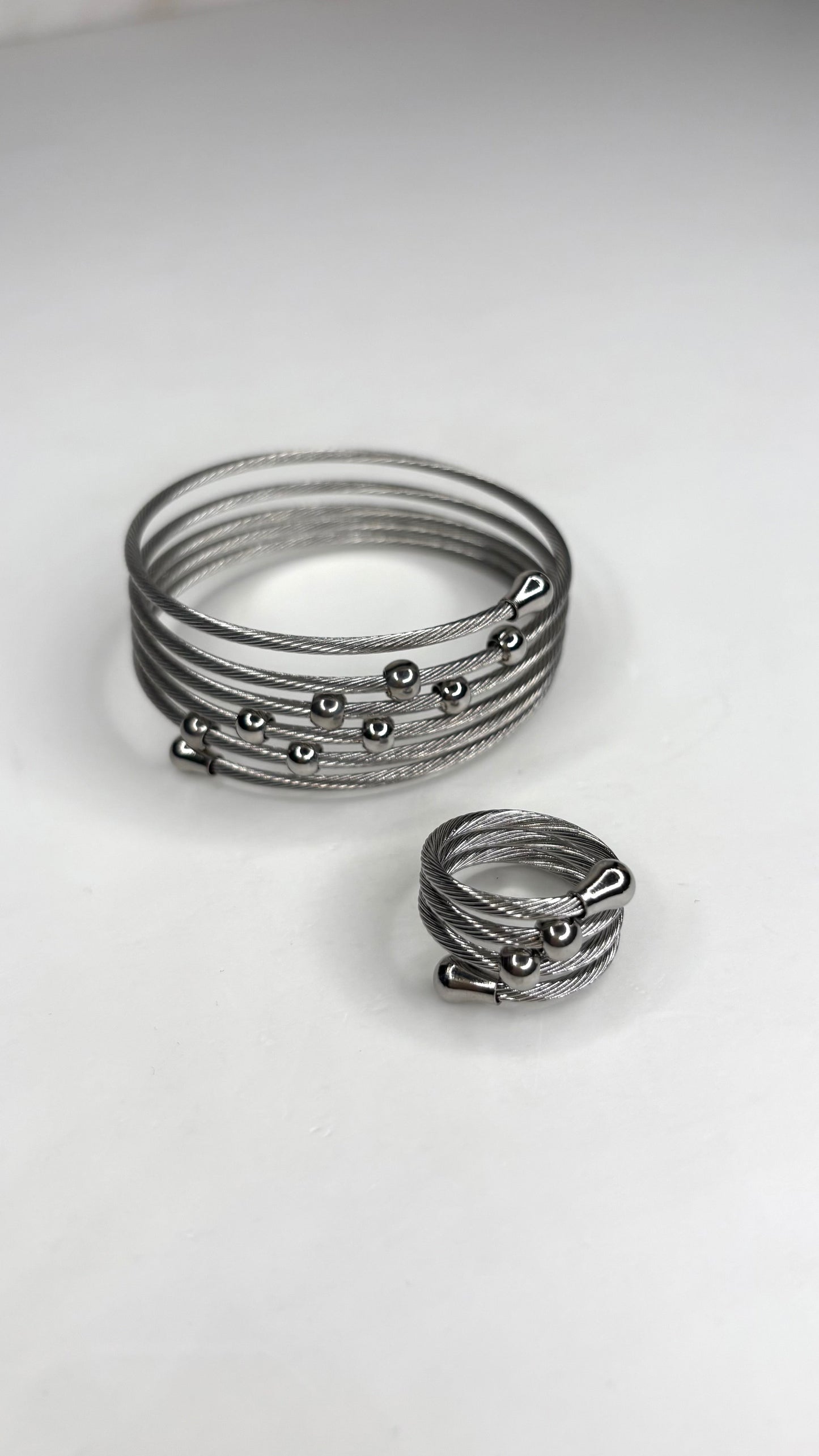 Set 06 Pulsera y Anillo Plateado