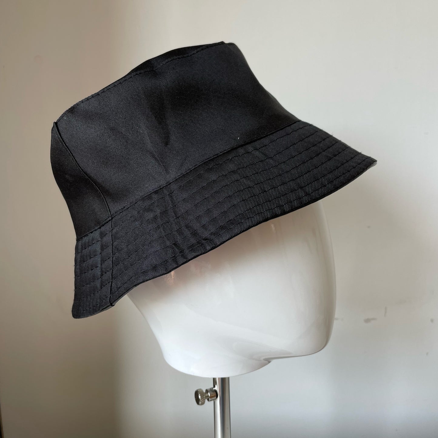 Bucket hat reversible negro